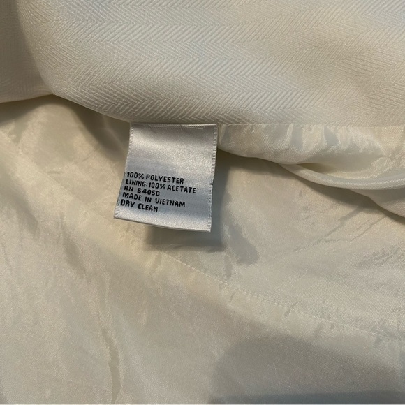 Collection for Le Suit Cream Two Piece Fully Lined Classic Pant Suit Sz. 8P - Picture 12 of 16